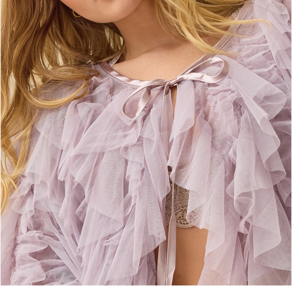 Altar’d State Haley Ruffle Top - Picture 2 of 5